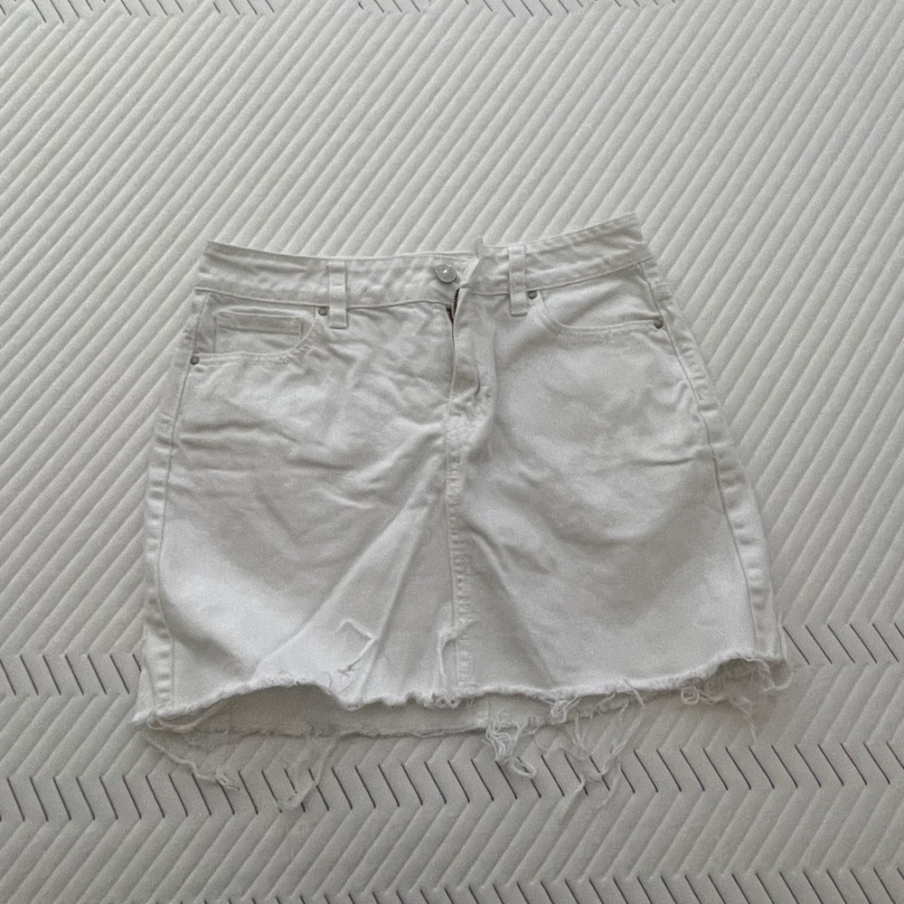 White denim skirt